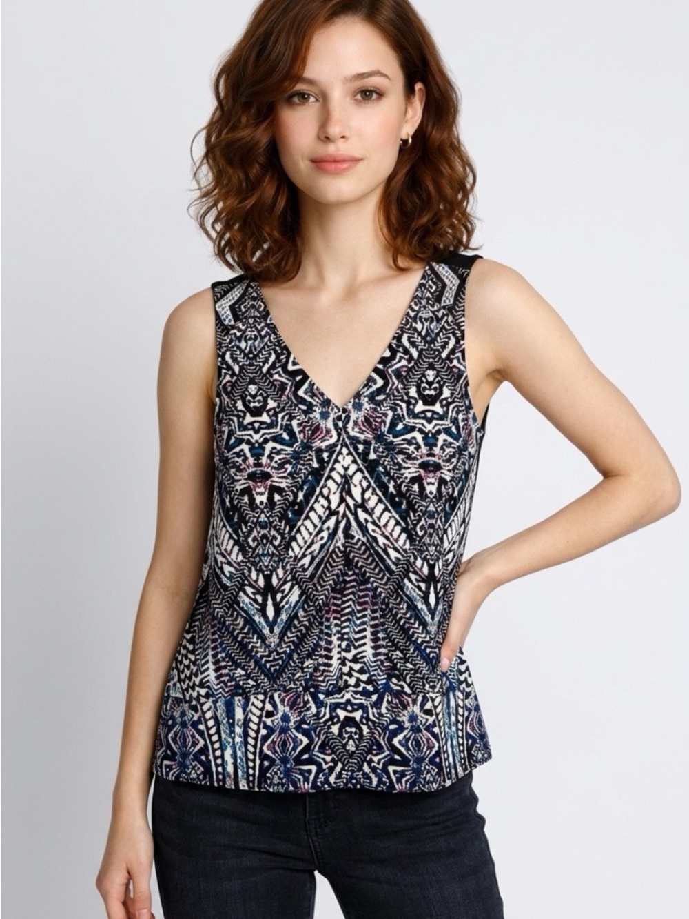 Adrianna Papell Tiered Geo Print Top Size Small